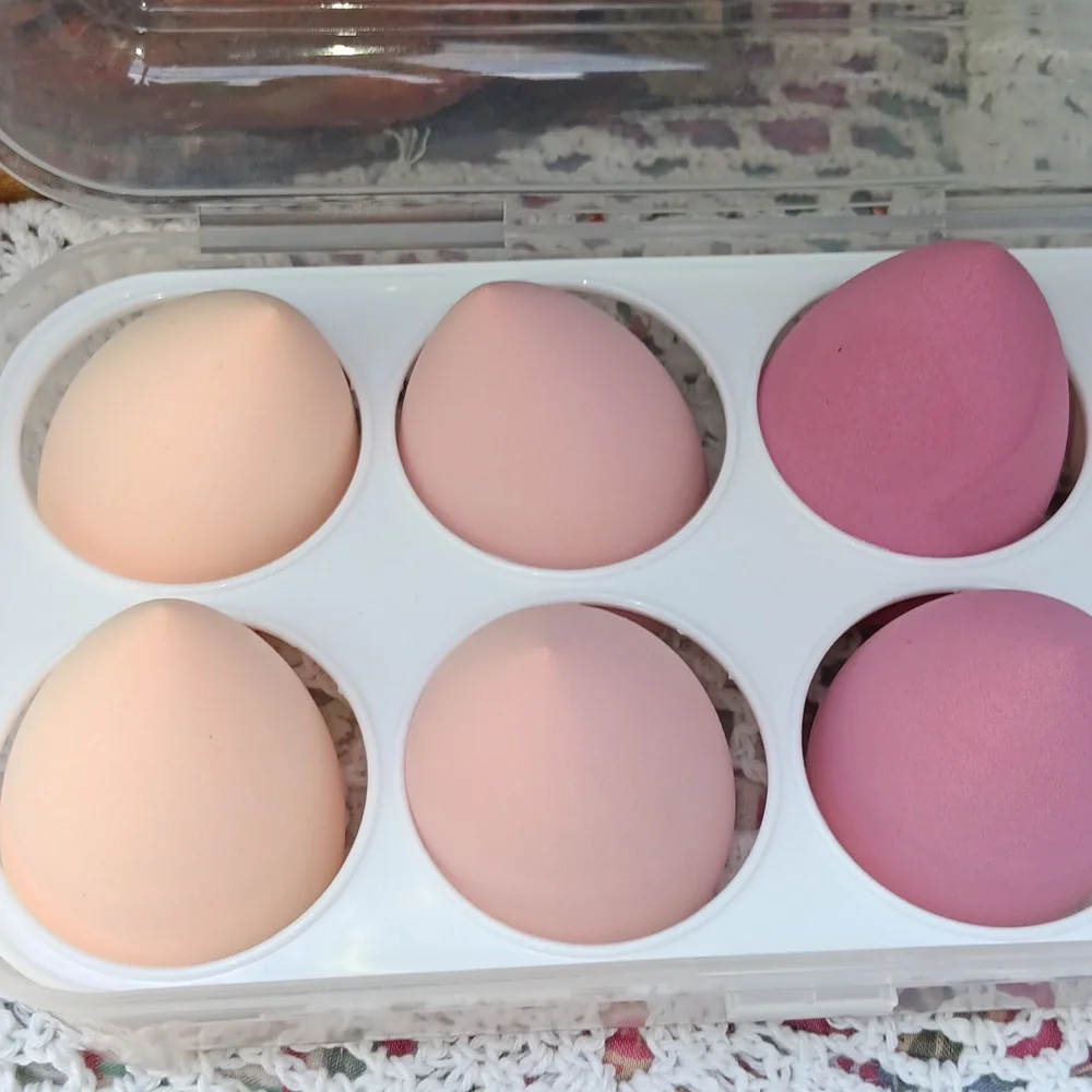 🆕️LAST 1🩷BABY POWDER PINK MAKEUP SPONGE SET OF 8 W/PLASTIC PROTECTIVE CASE